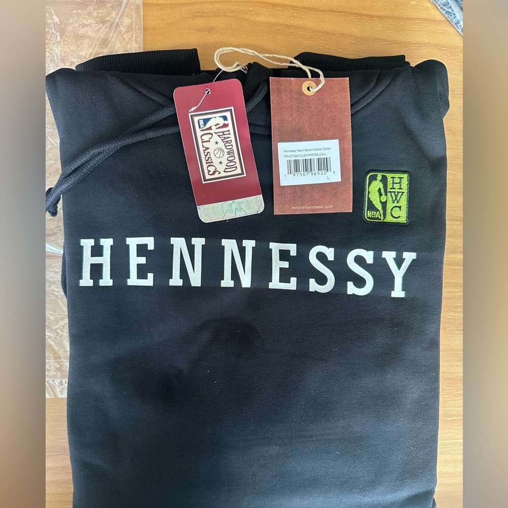 Mitchell & Ness x Hennessy NBA Hardwood Classics Black Hoodie – Men’s Large